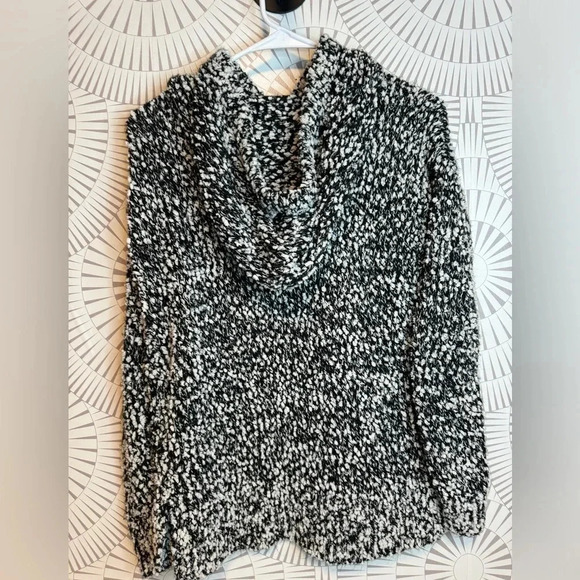 Hollister‎ WOMENS HOODED SWEATER BLACK/OFF-WHITE - Picture 6 of 7